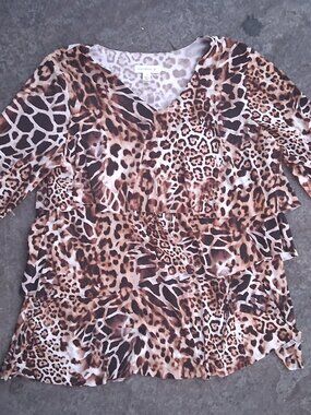 Susan Graver Liquid Knit Leopard Print Tiered 3/4 Sleeve Top Size Medium